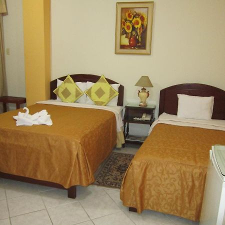 Hotel Plaza Bolognesi 344 Trujillo Bagian luar foto