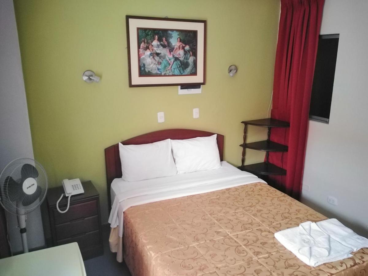 Hotel Plaza Bolognesi 344 Trujillo Bagian luar foto