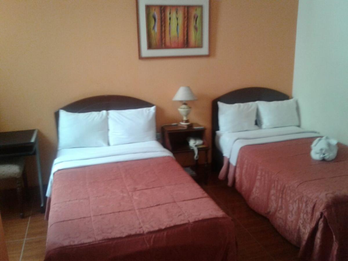 Hotel Plaza Bolognesi 344 Trujillo Bagian luar foto