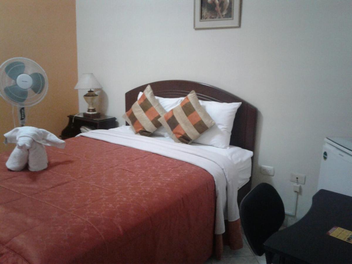 Hotel Plaza Bolognesi 344 Trujillo Bagian luar foto