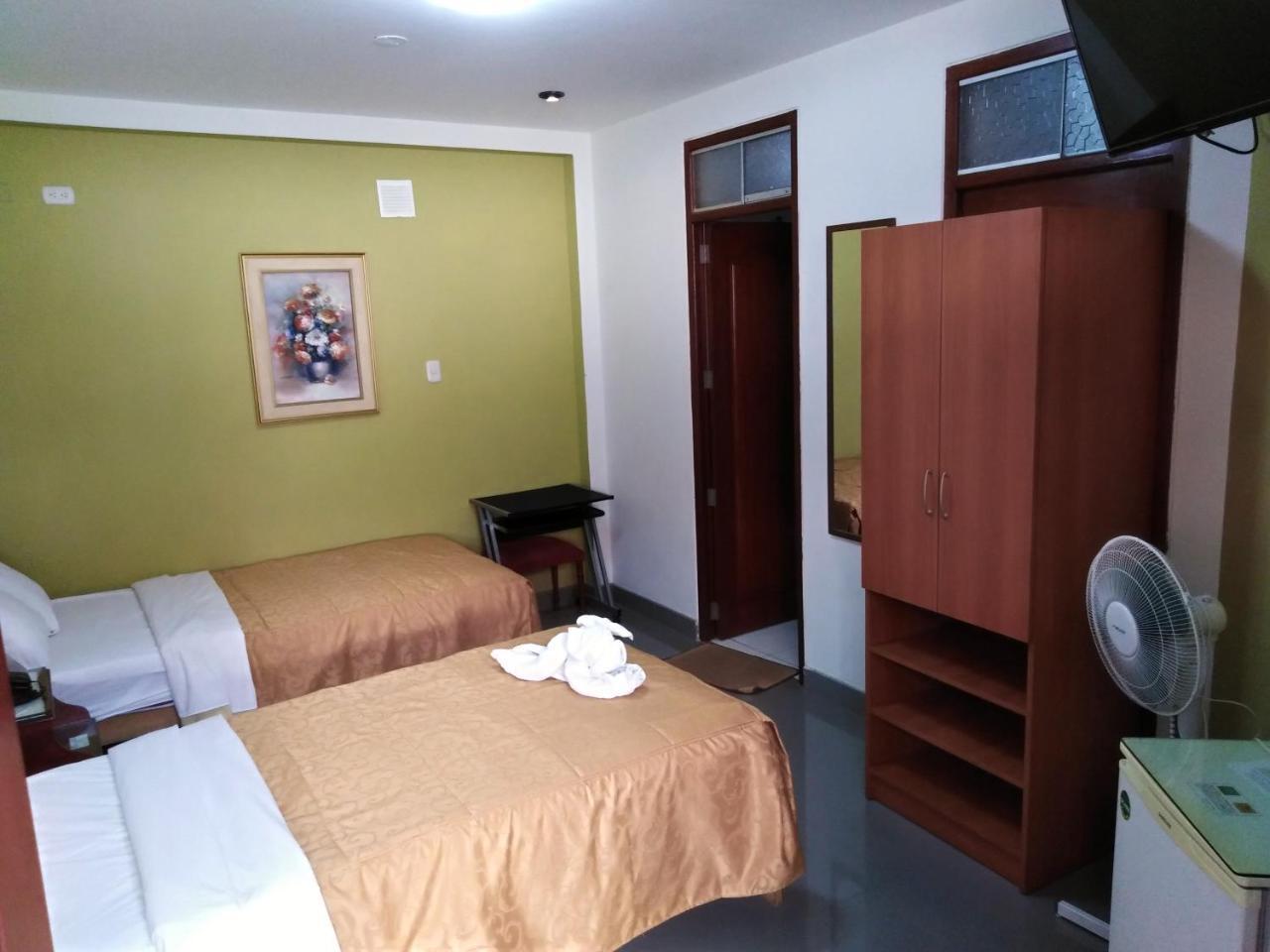 Hotel Plaza Bolognesi 344 Trujillo Bagian luar foto