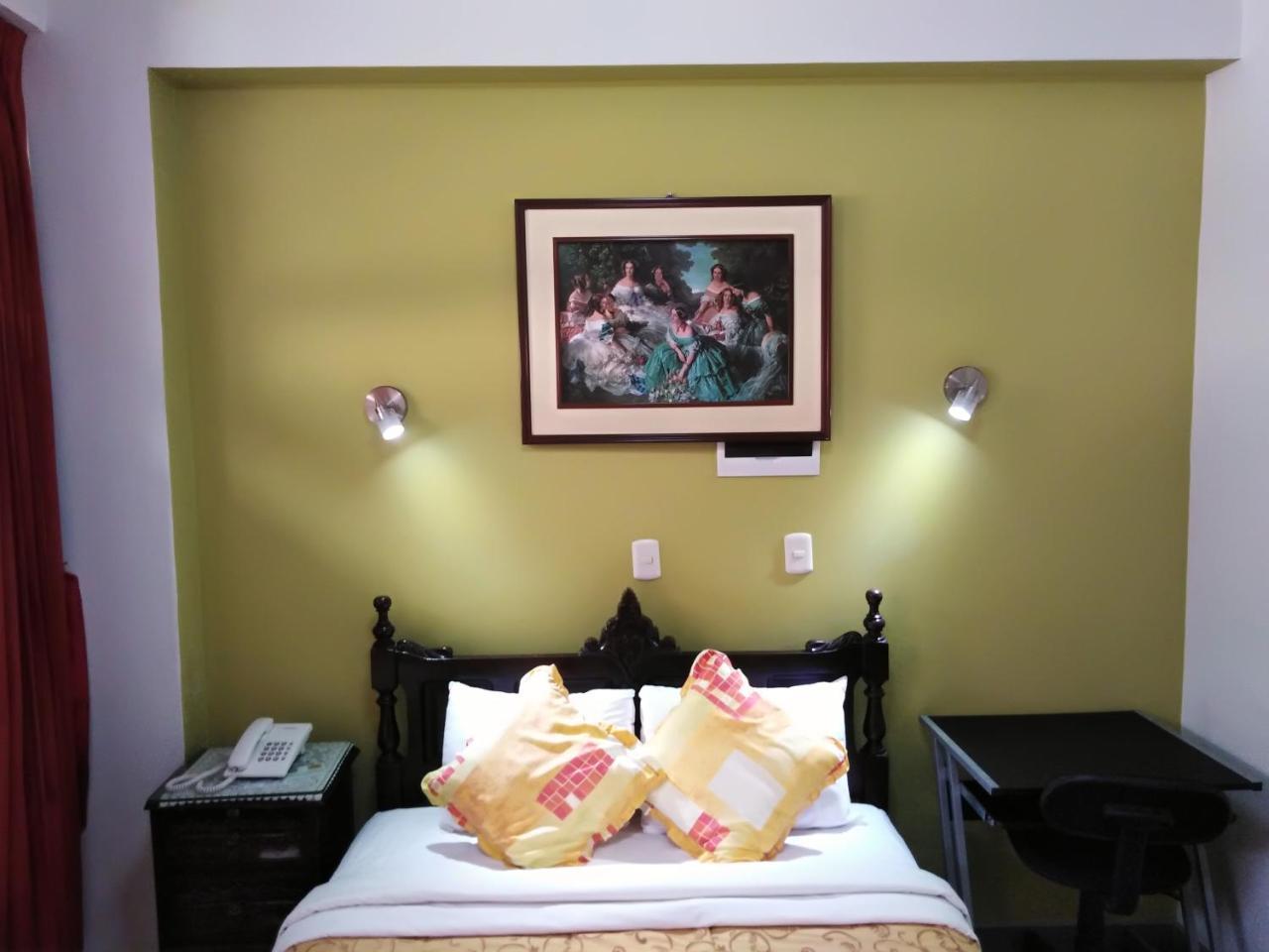 Hotel Plaza Bolognesi 344 Trujillo Bagian luar foto